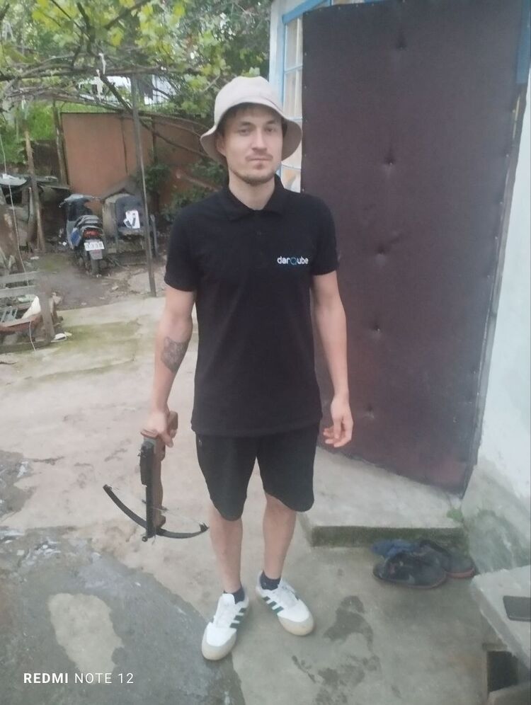  43489144  , 24 ,    