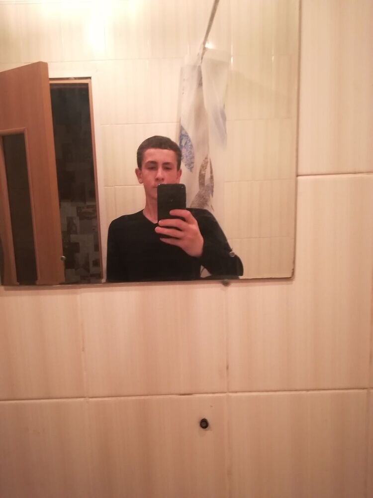  18482414  Vasili, 24 ,    