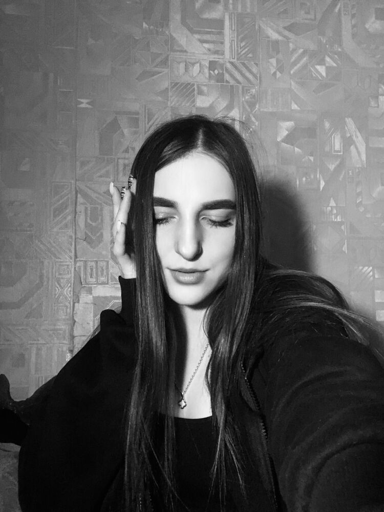 32362194  Lina, 21 ,    