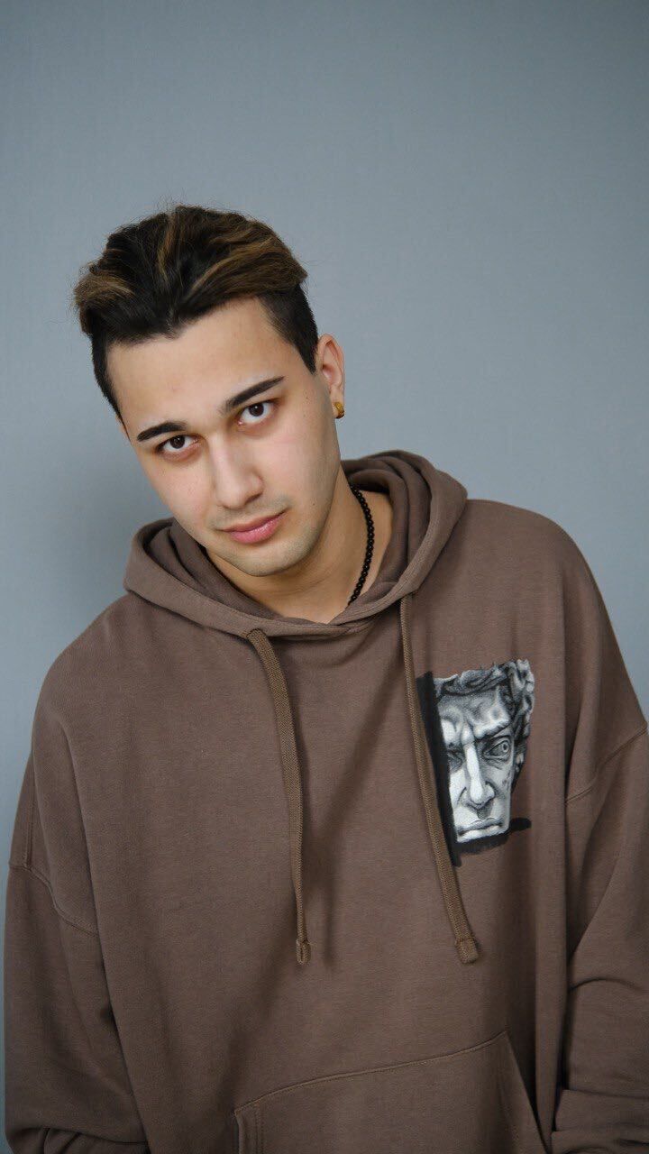  51753374  Melnikoff, 25 ,    