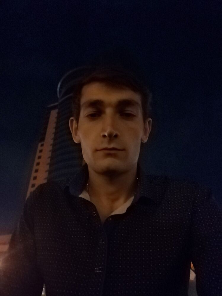  17402254  Vahan, 27 ,    