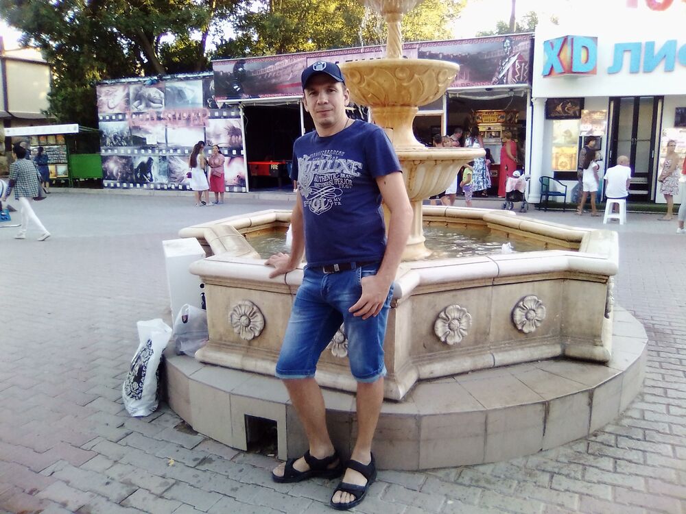  39421394  Igor, 48 ,    