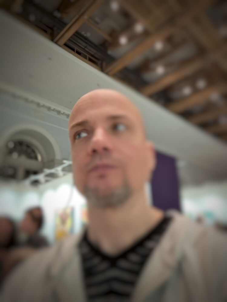  40142594  Vladimir, 39 ,    