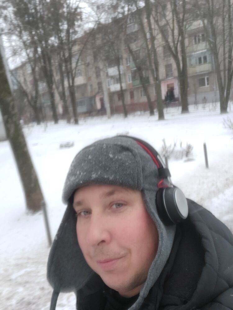  31897094  Maks, 44 ,    