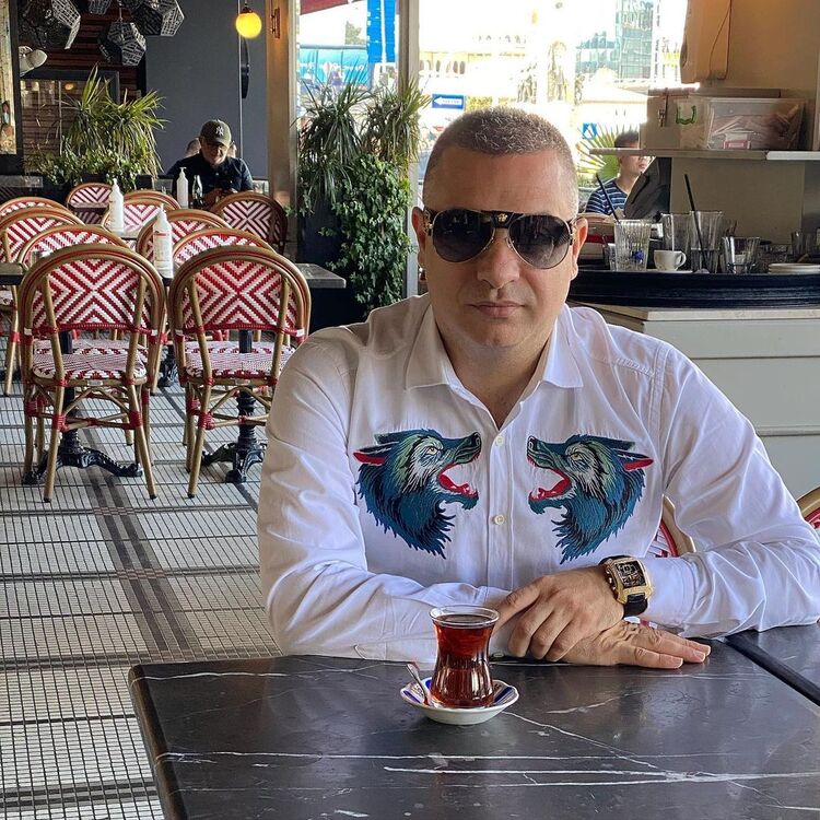  32078184  Alexei lucas, 53 ,    