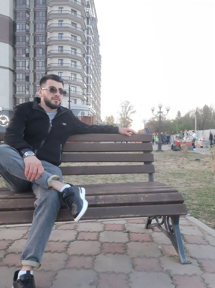  ,   Karen, 25 ,   ,   , c , 