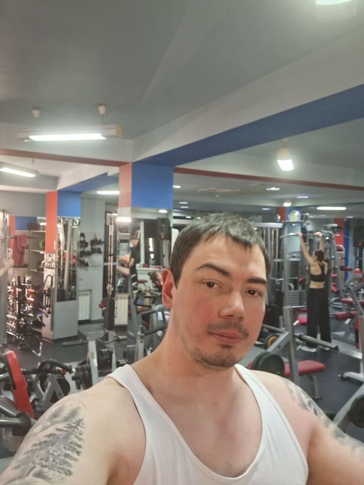  ,   Oleg, 33 ,   ,   