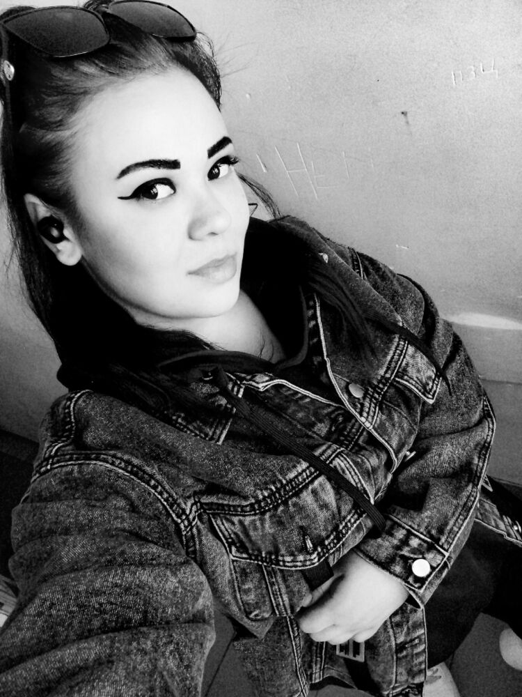  43802534  Kristina, 31 ,    