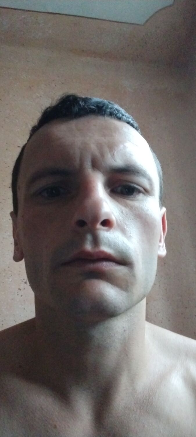  ,   Andriy, 33 ,   ,   