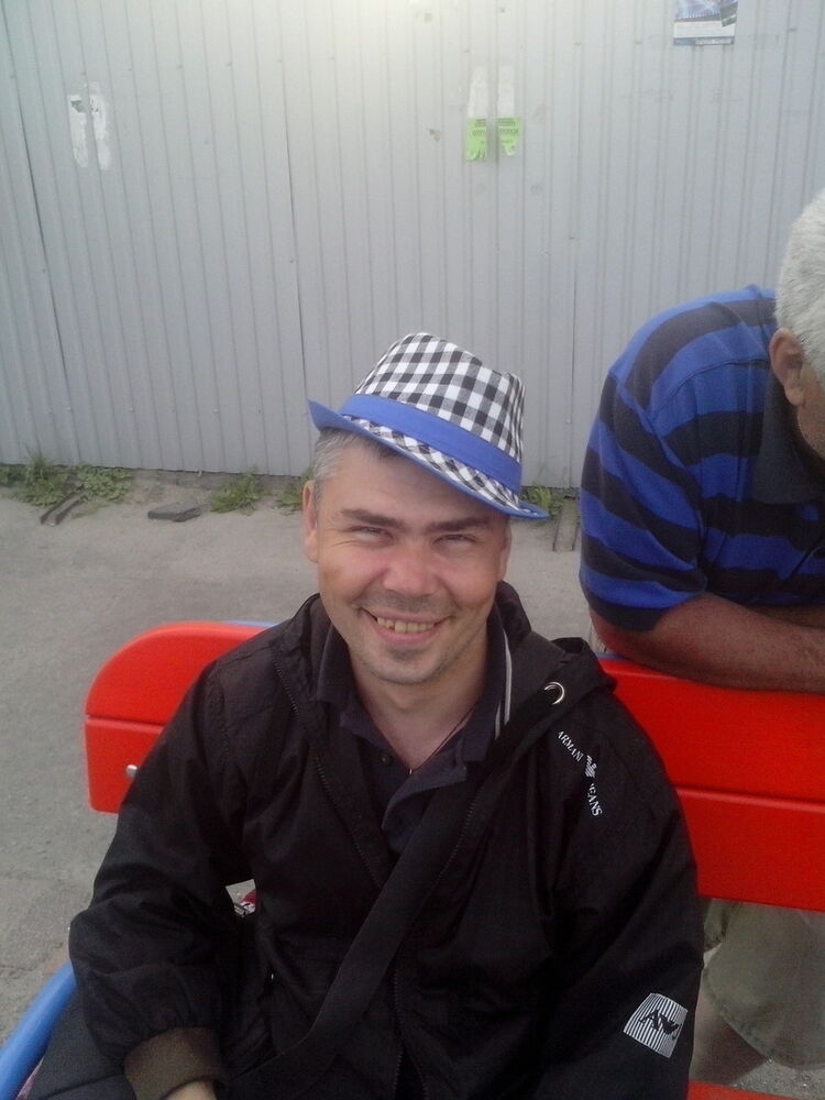  ,   Rusik, 44 ,  