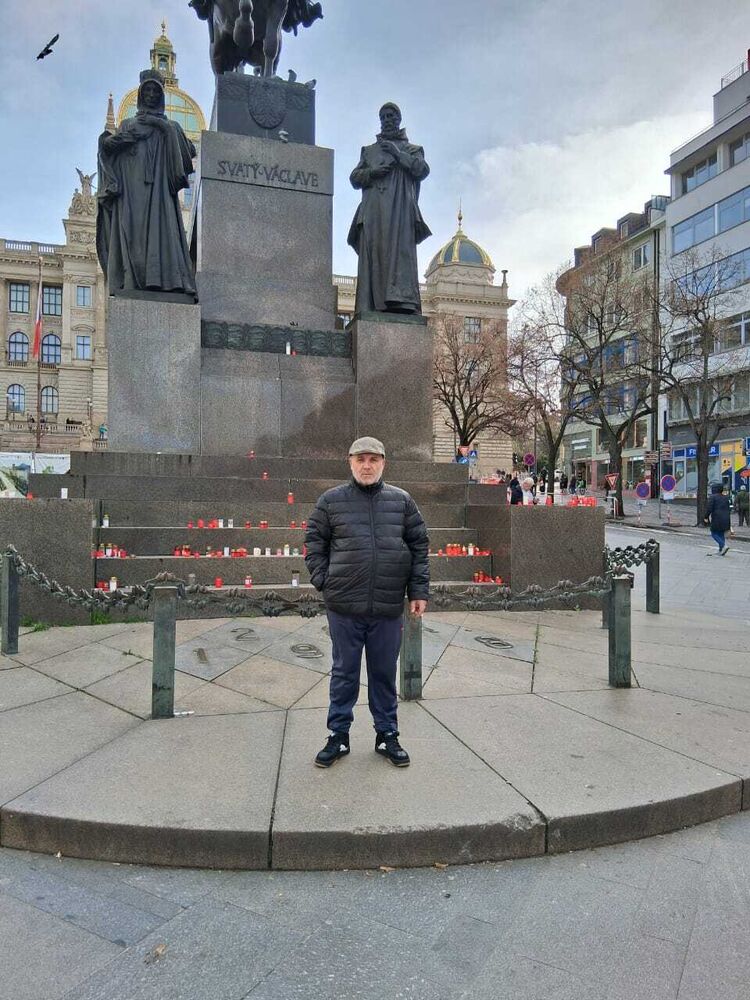  54583804  Koba, 55 ,    