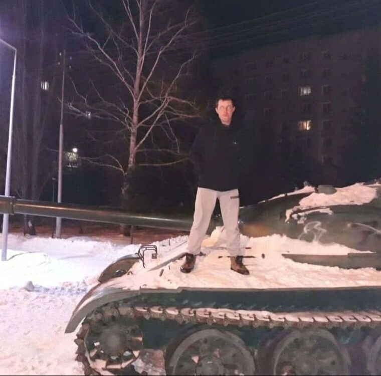 47691954  , 33 ,    