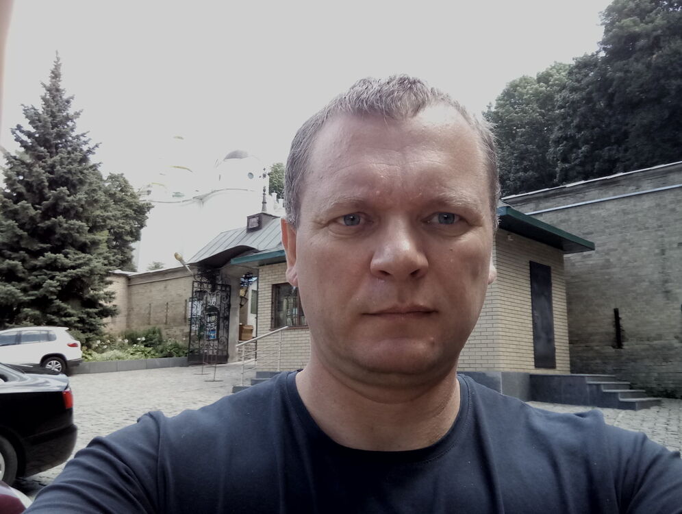  17505124  Andriy, 43 ,    