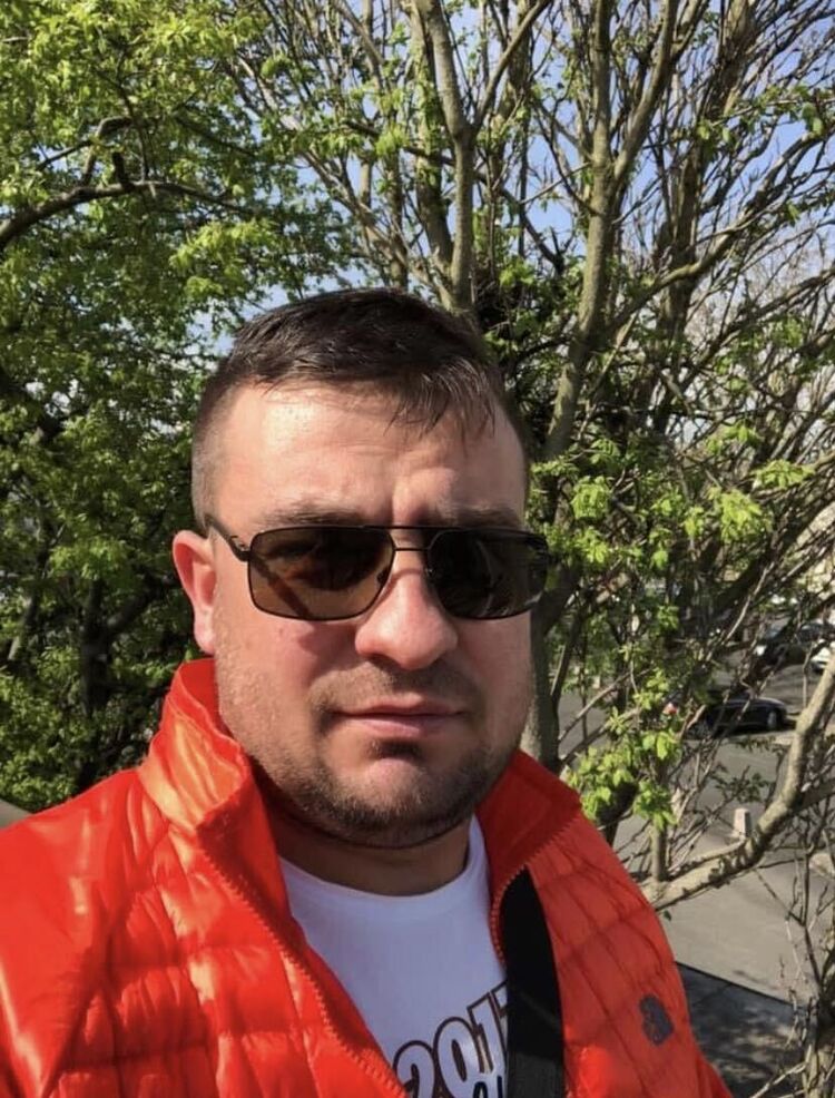  ,   Sergiu, 38 ,     , c 