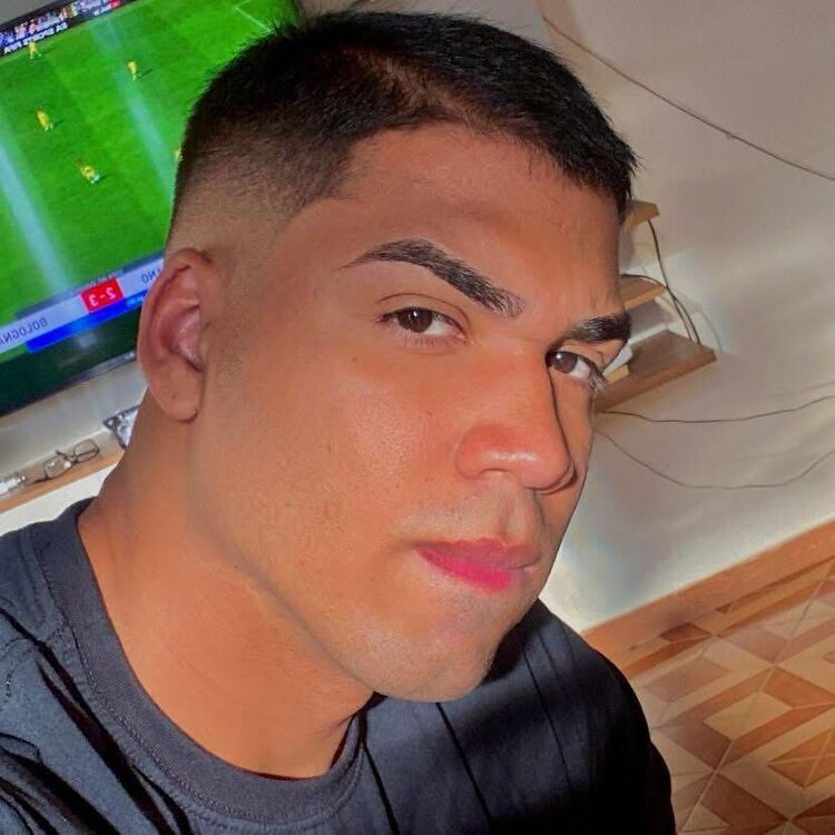  --,   Rodrigo, 23 ,   ,   