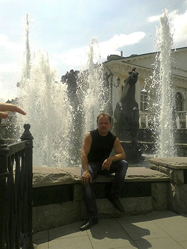  38772154  Alexander, 52 ,    
