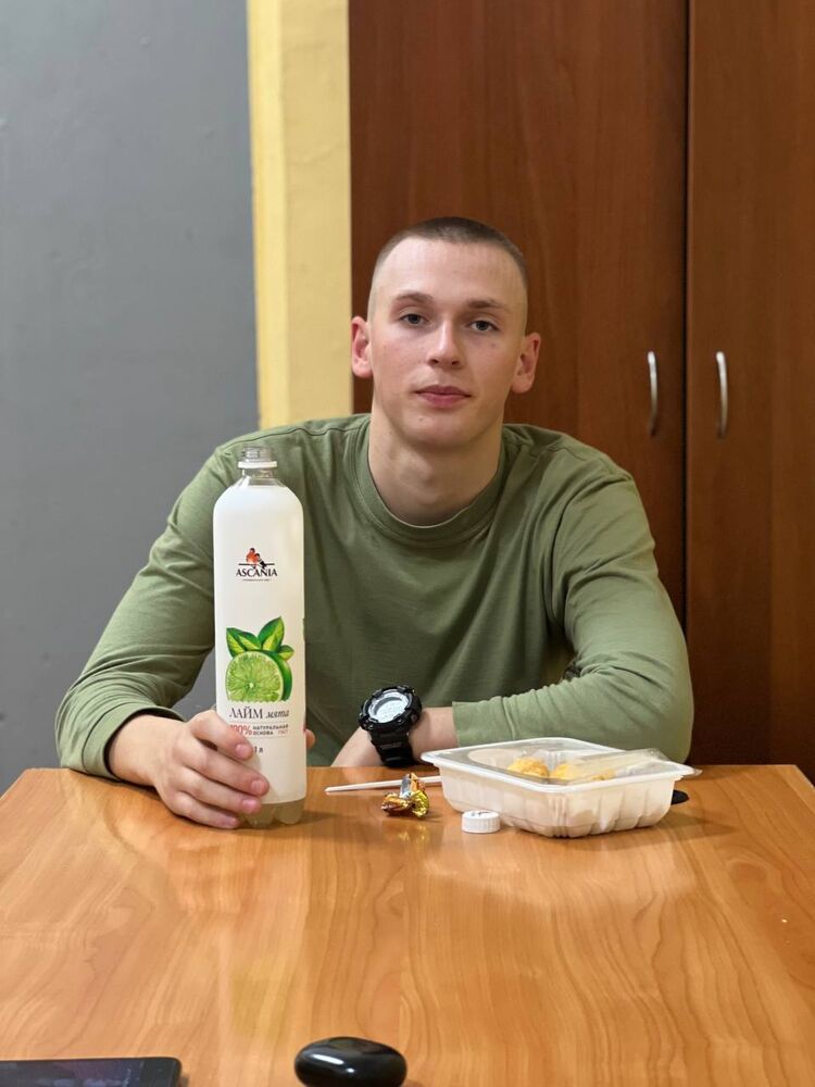  ,   Sergey, 21 ,  