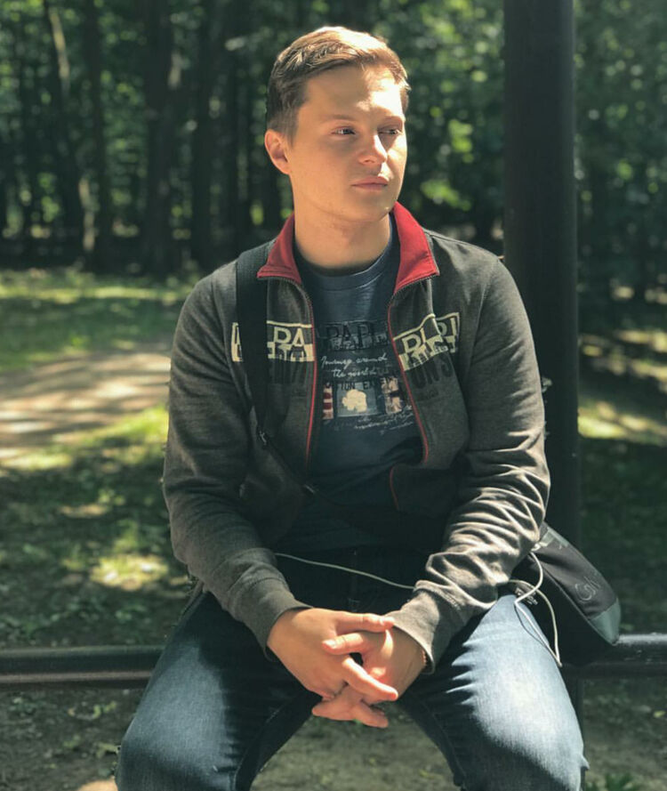  12673444  Anton, 38 ,    