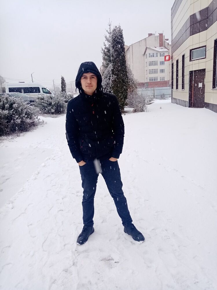  18608684  Sirojbek, 30 ,    