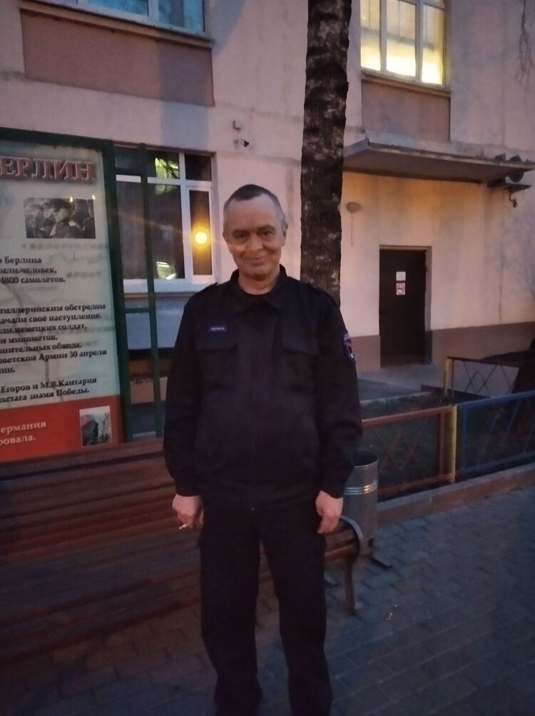  48353744  , 52 ,    