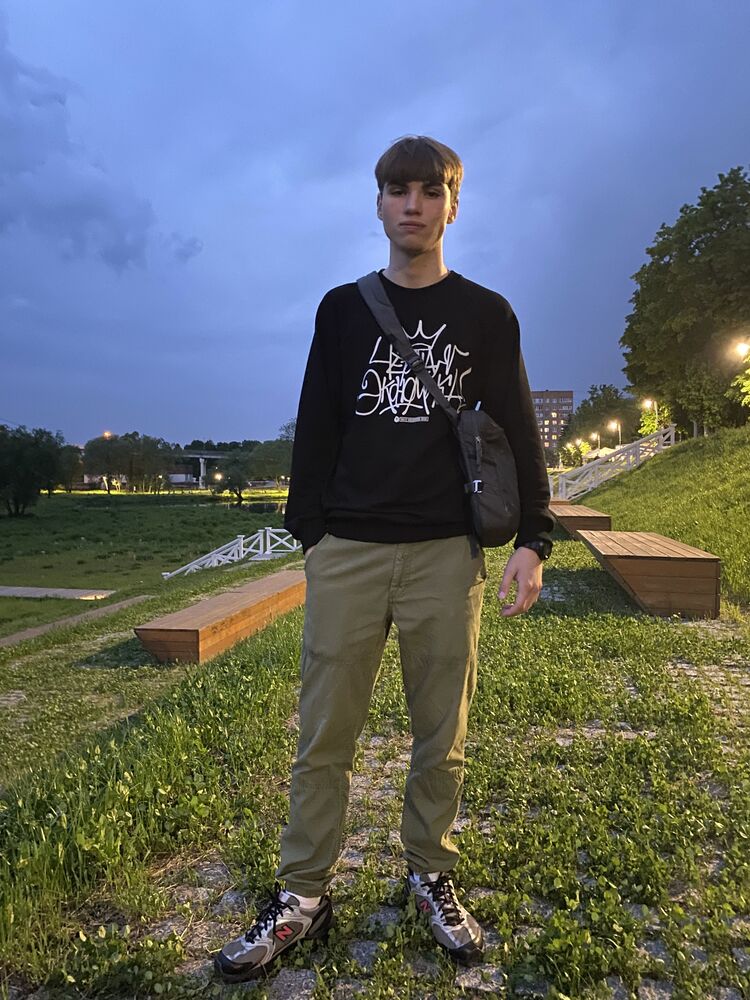  39404724  , 22 ,    