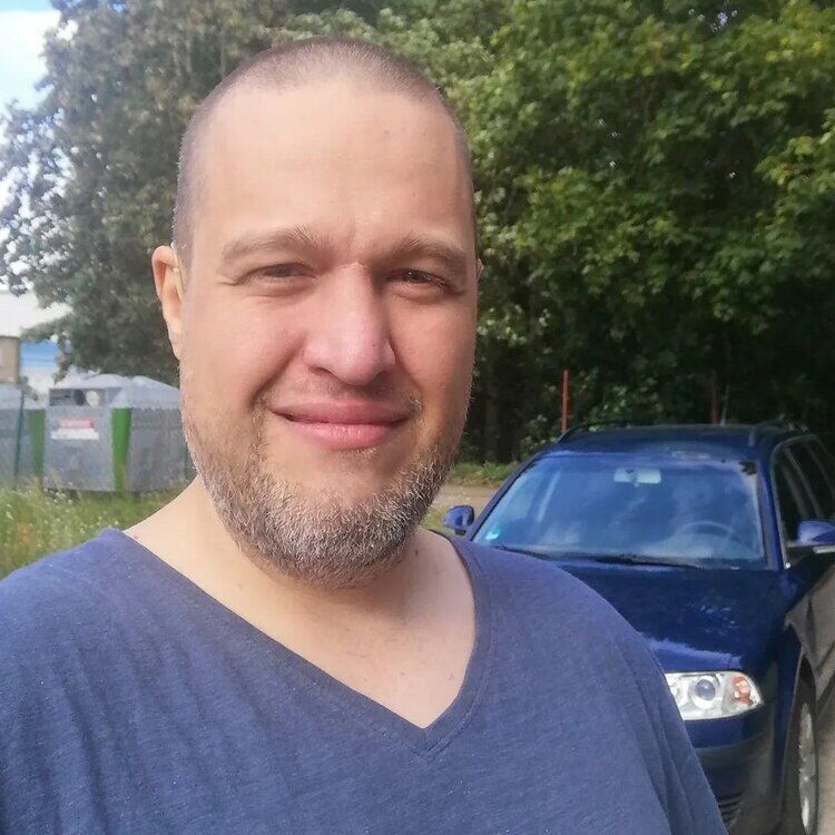  37853974  Dmitrij, 39 ,    