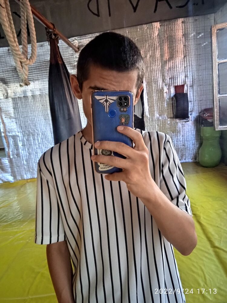  30439564  Huseyn, 21 ,    