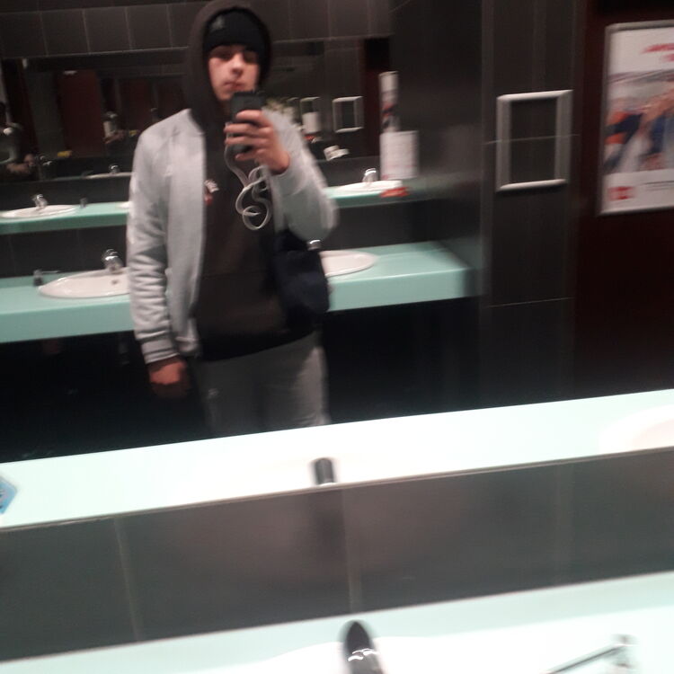 Pila,   , 20 ,   ,   