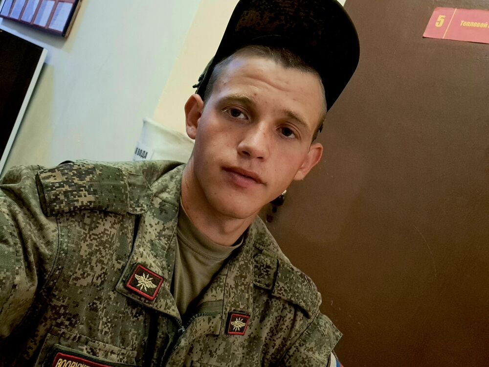  35467244  Dmitry, 26 ,    