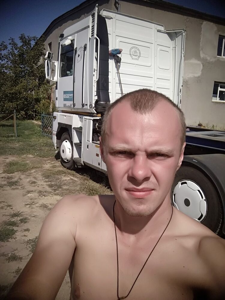  18703634  , 27 ,    