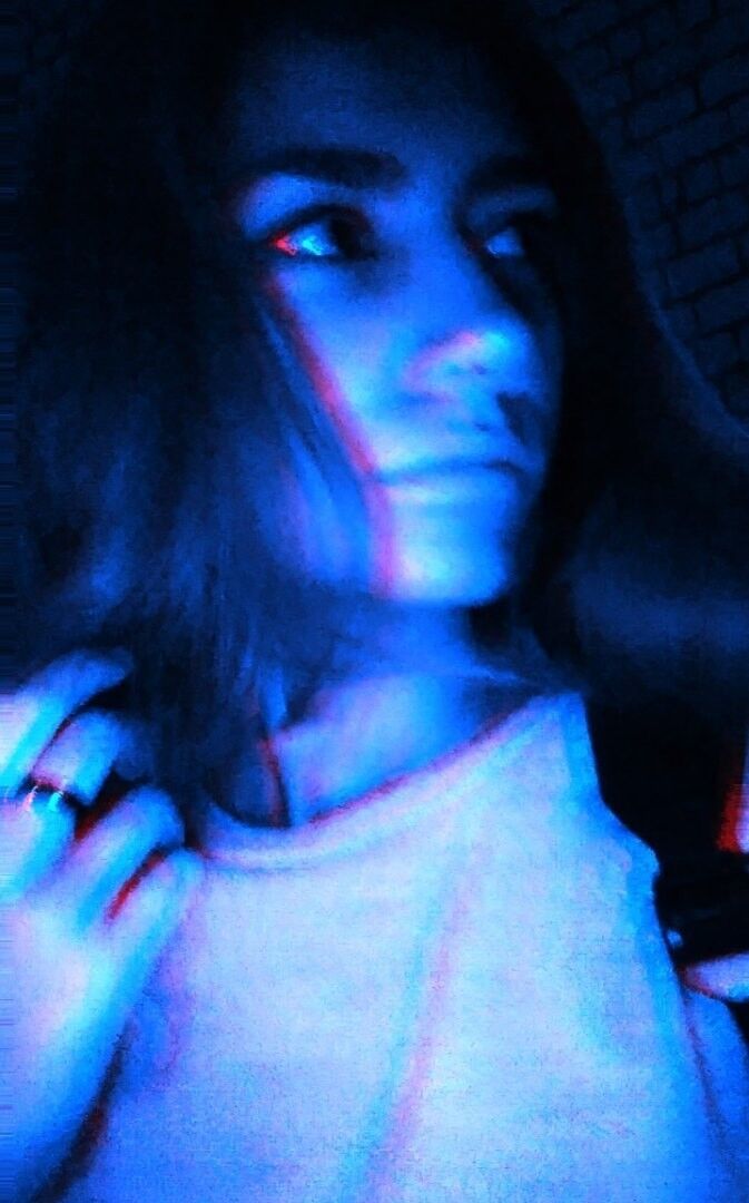  ,   Elli, 24 ,   ,   , c 