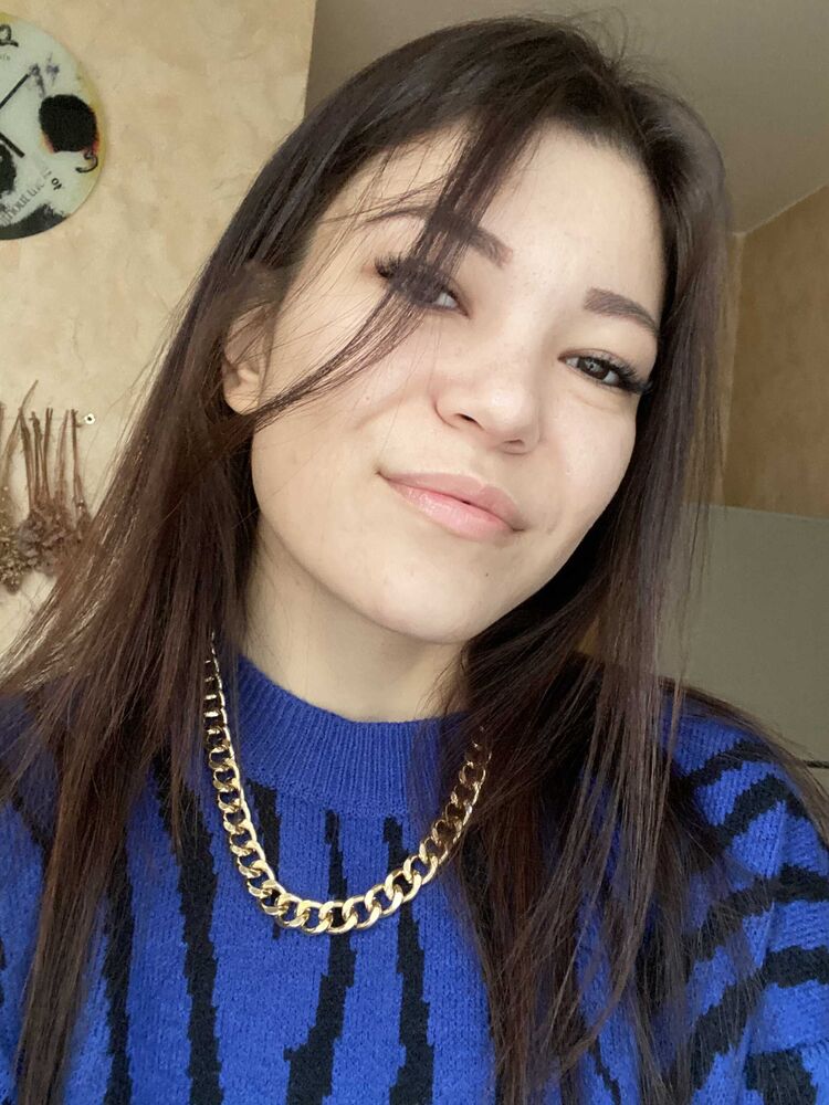 --,   Emma, 28 ,   ,   