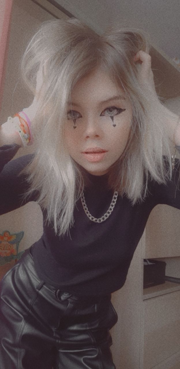  26304514  Veronika, 21 ,    