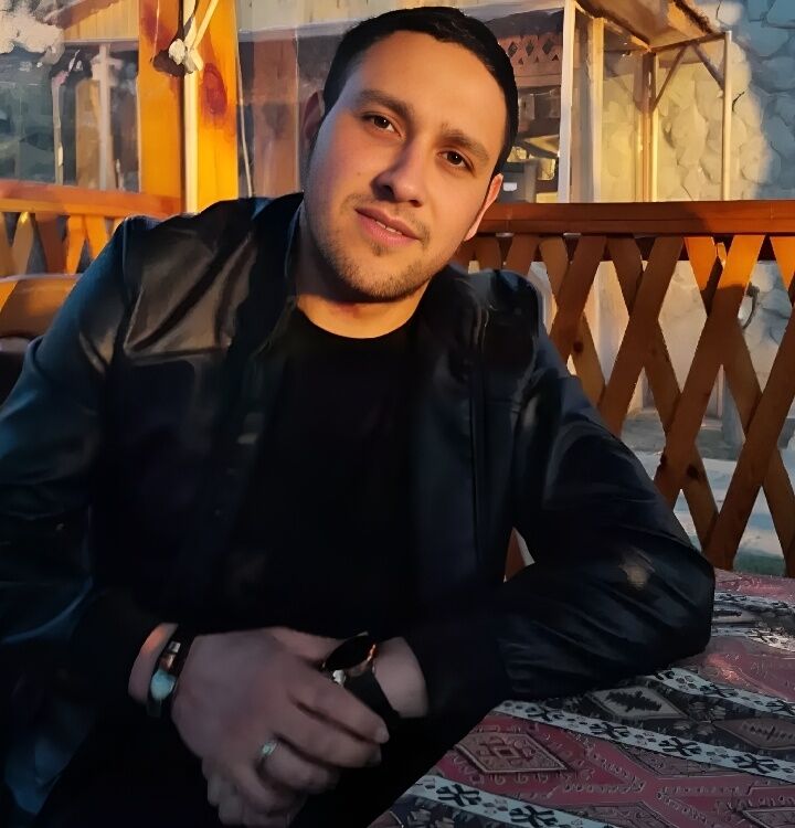  47817634  , 33 ,    