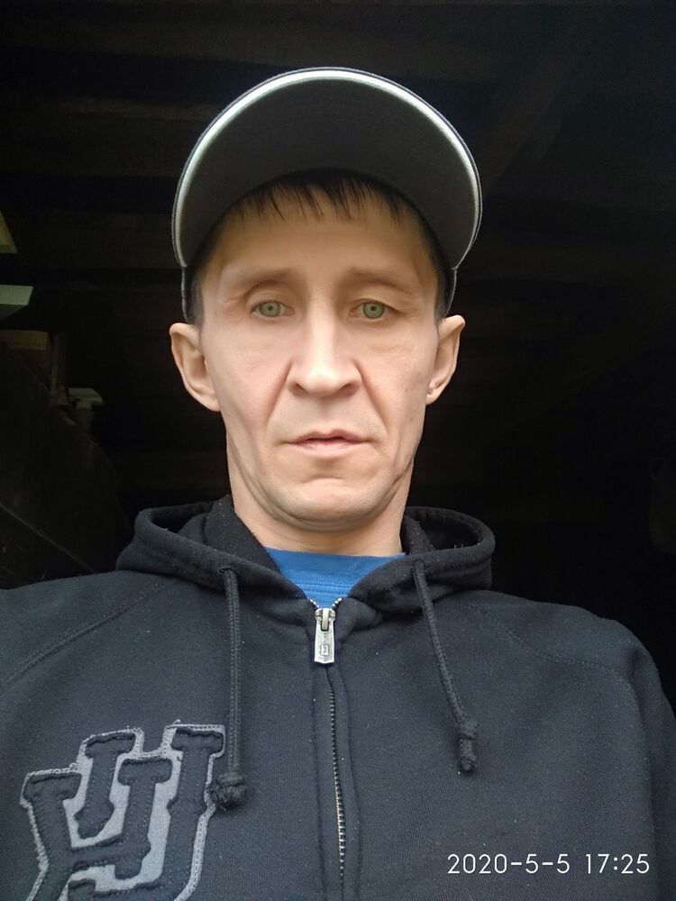  19813214  Igor, 47 ,    