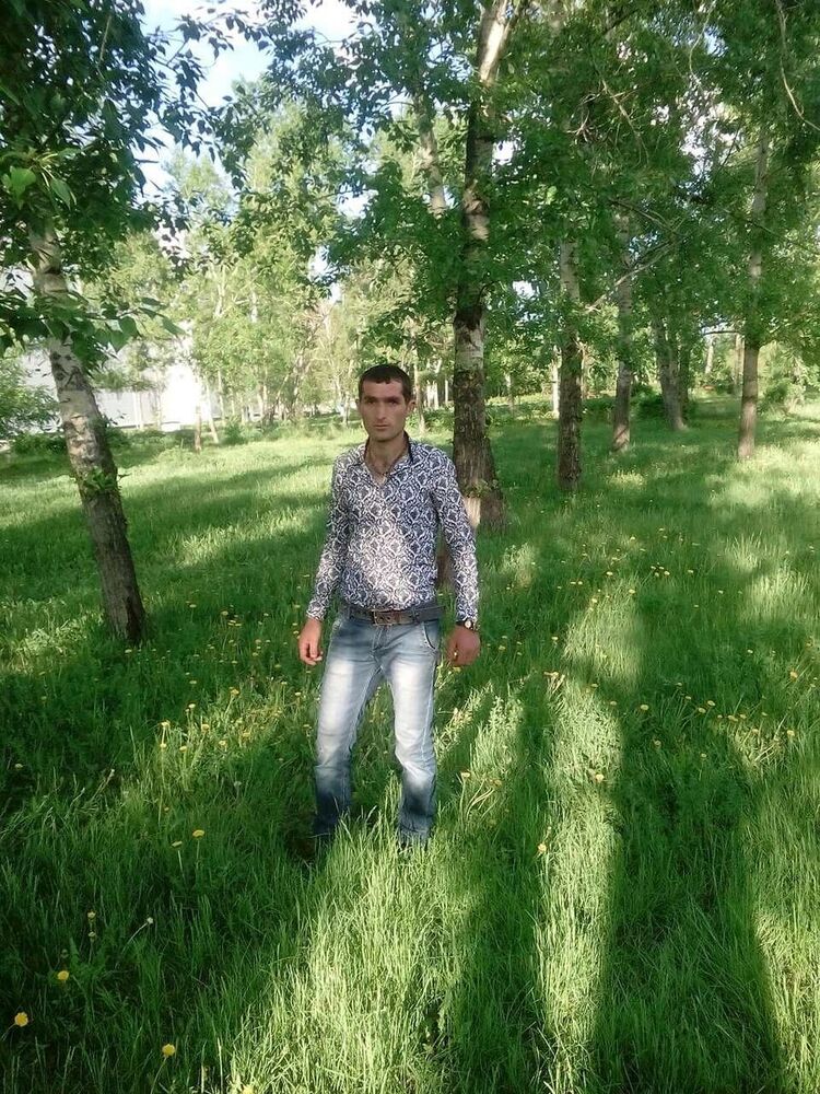  15992314  Gegham, 37 ,    