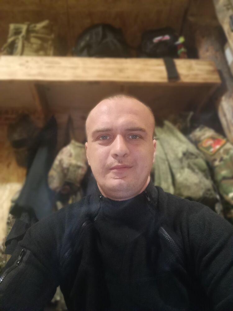 ,   Evgenii, 34 ,   c 