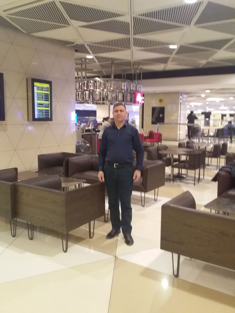  31475764  Elcin, 44 ,    