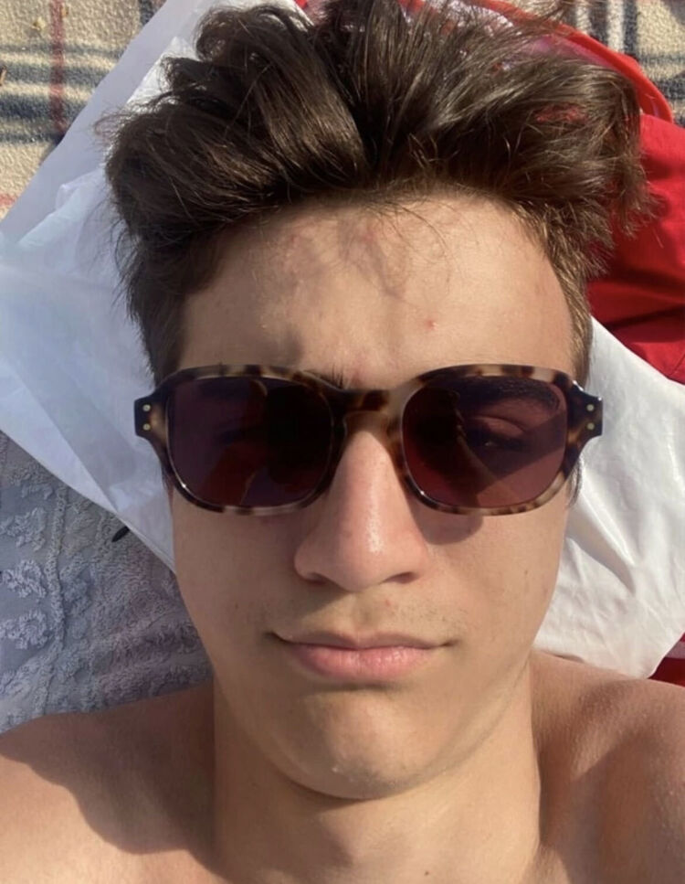  31044454  Vlad, 21 ,    -