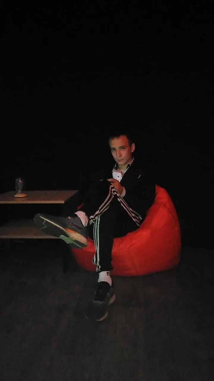  27848344  Vlad, 27 ,    
