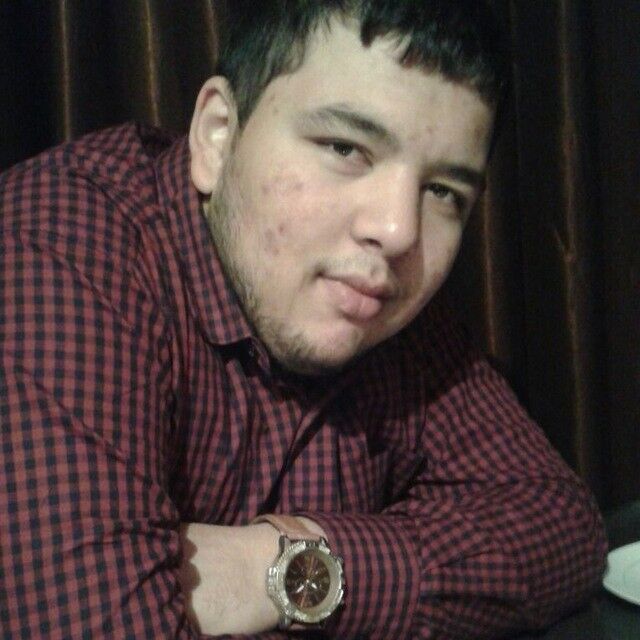  ,   Bob, 32 ,  