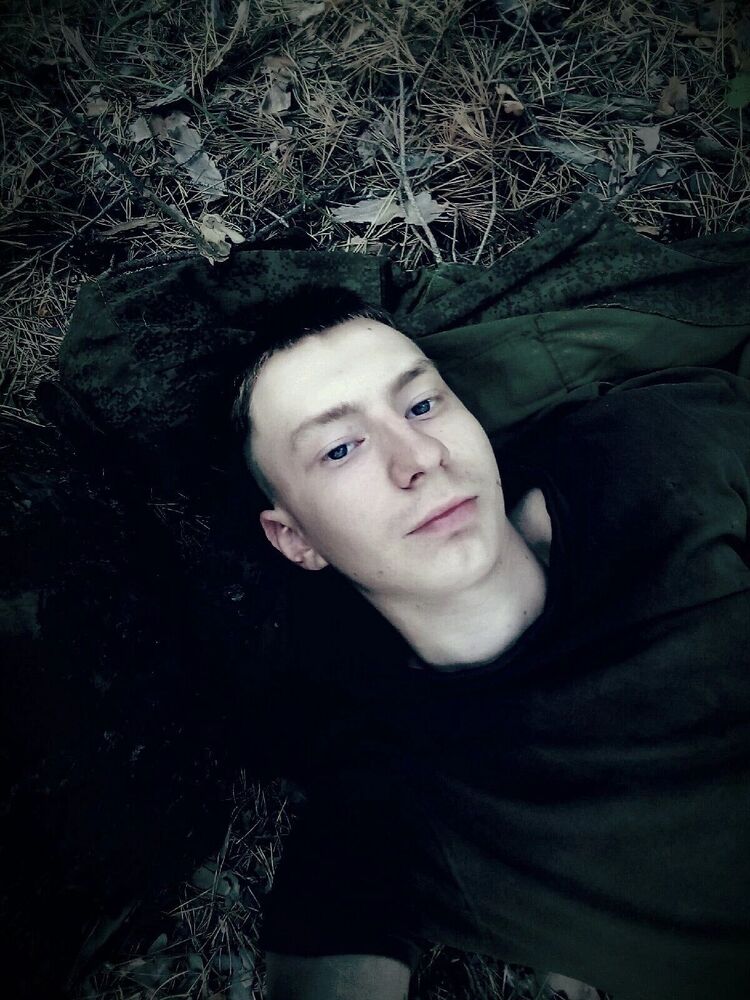  44227744  Ilya, 22 ,    