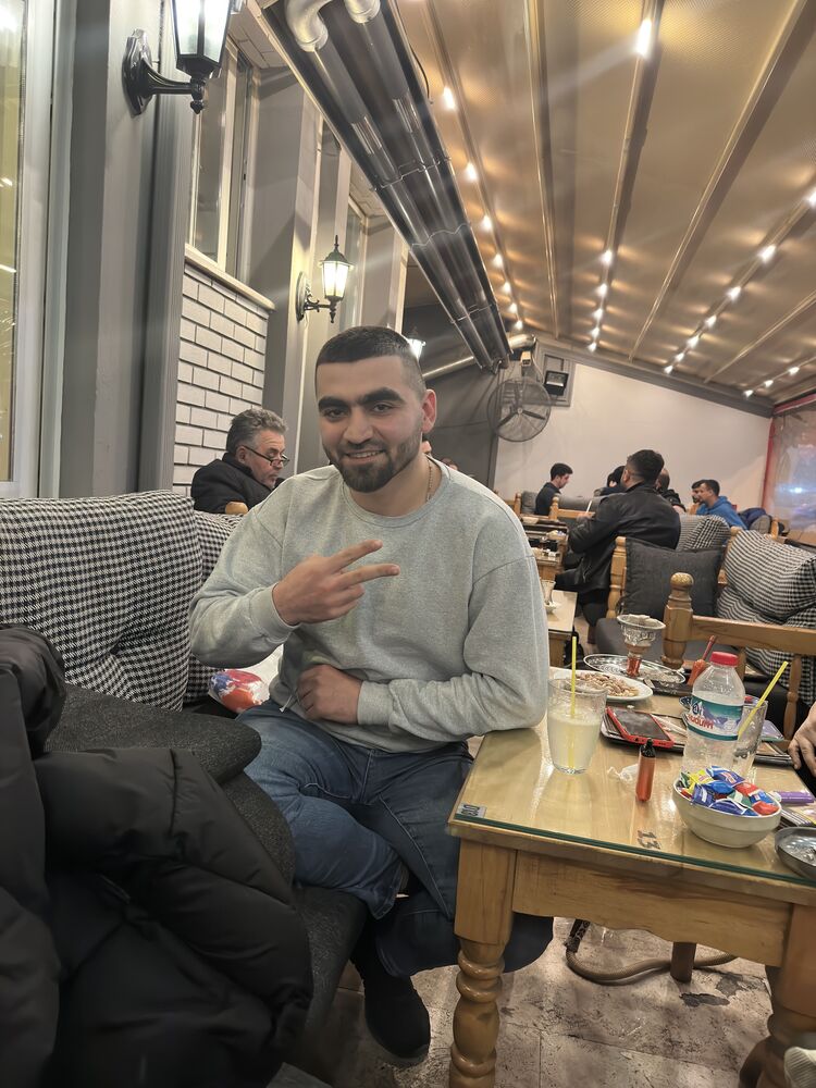  32806994  Aziz, 29 ,    