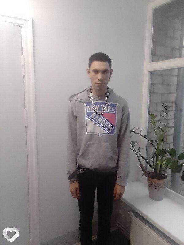  54729454  Viktors, 26 ,    