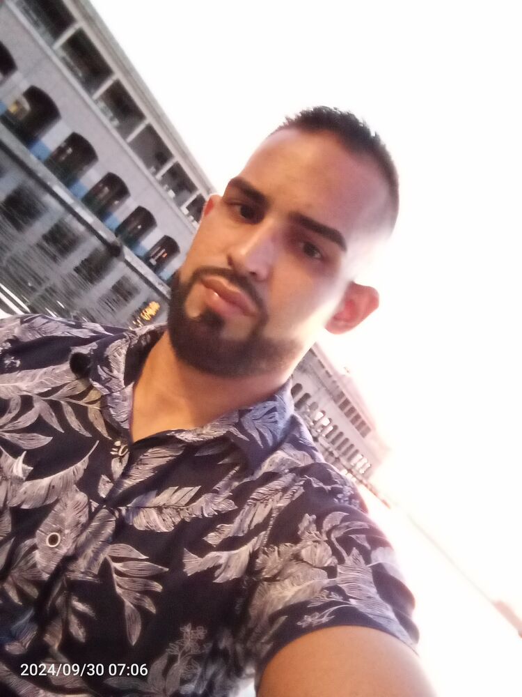 ,   Daviel, 25 ,   ,   