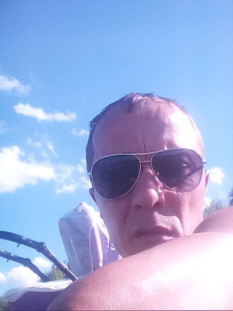  10743074  Andrei, 44 ,    
