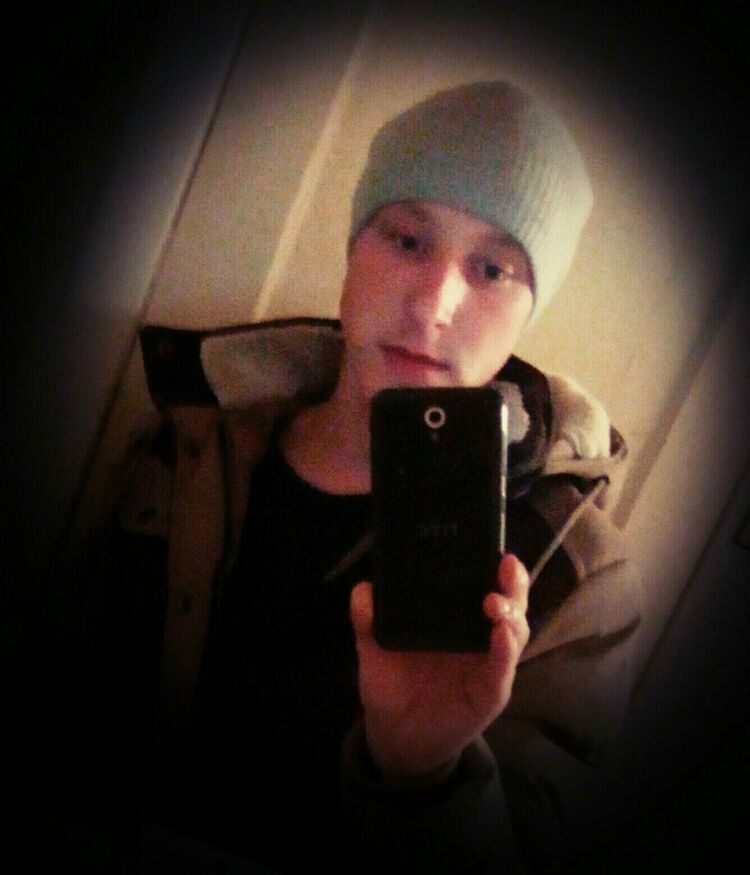  9292424  Denis, 33 ,    
