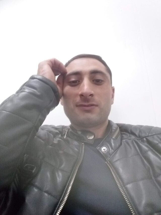  ,   Alex, 35 ,   ,   , c , 