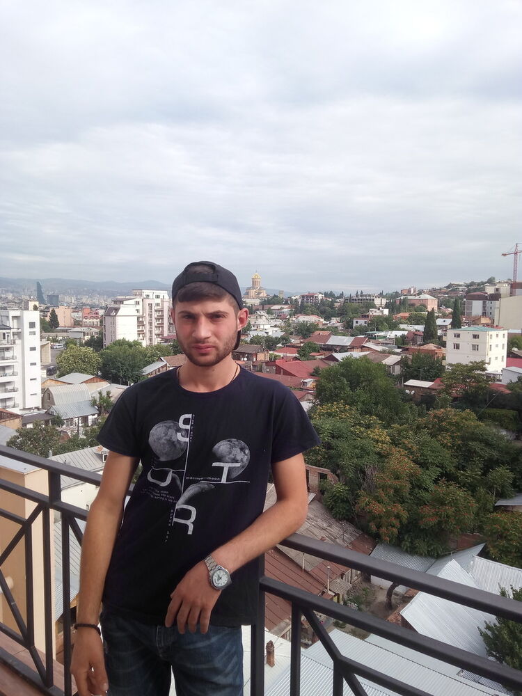  ,   Tornike, 25 ,     , c 
