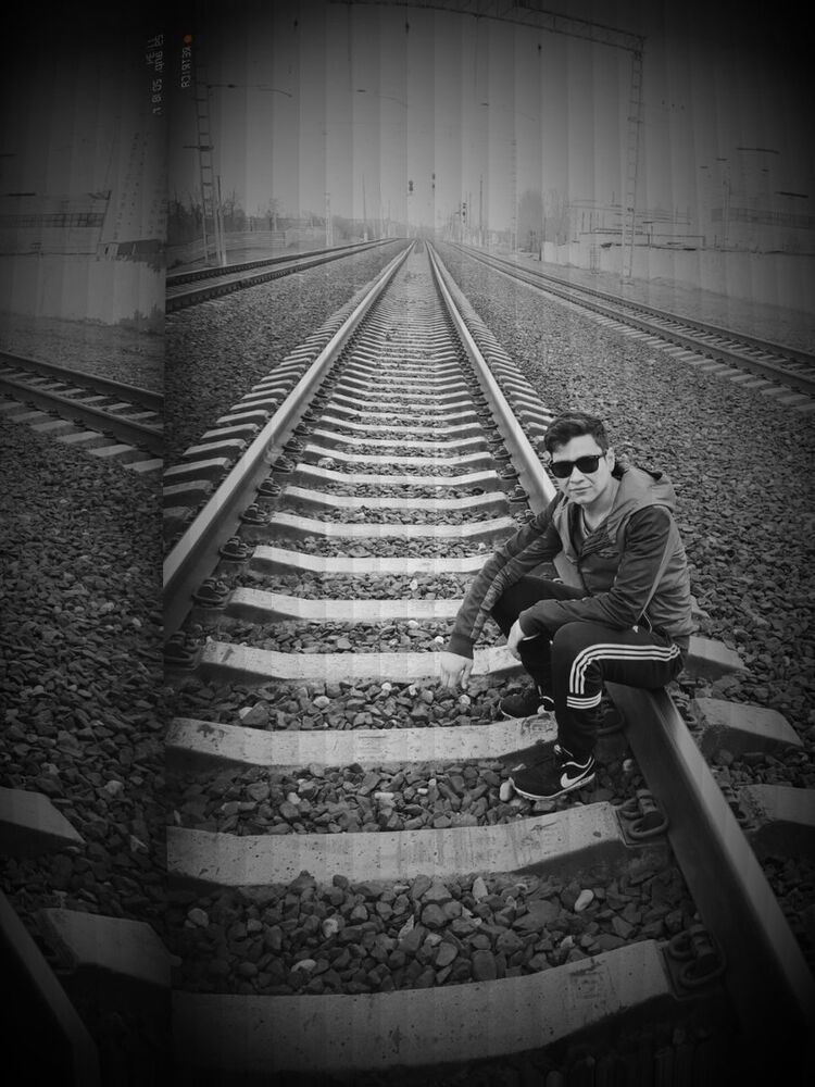  19277064  Alek, 29 ,    